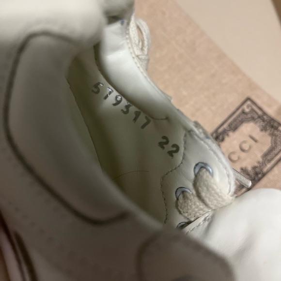 AUTHENTIC TODDLER SIZE 22 GUCCI LEATHER SNEAKERS - Picture 2 of 6